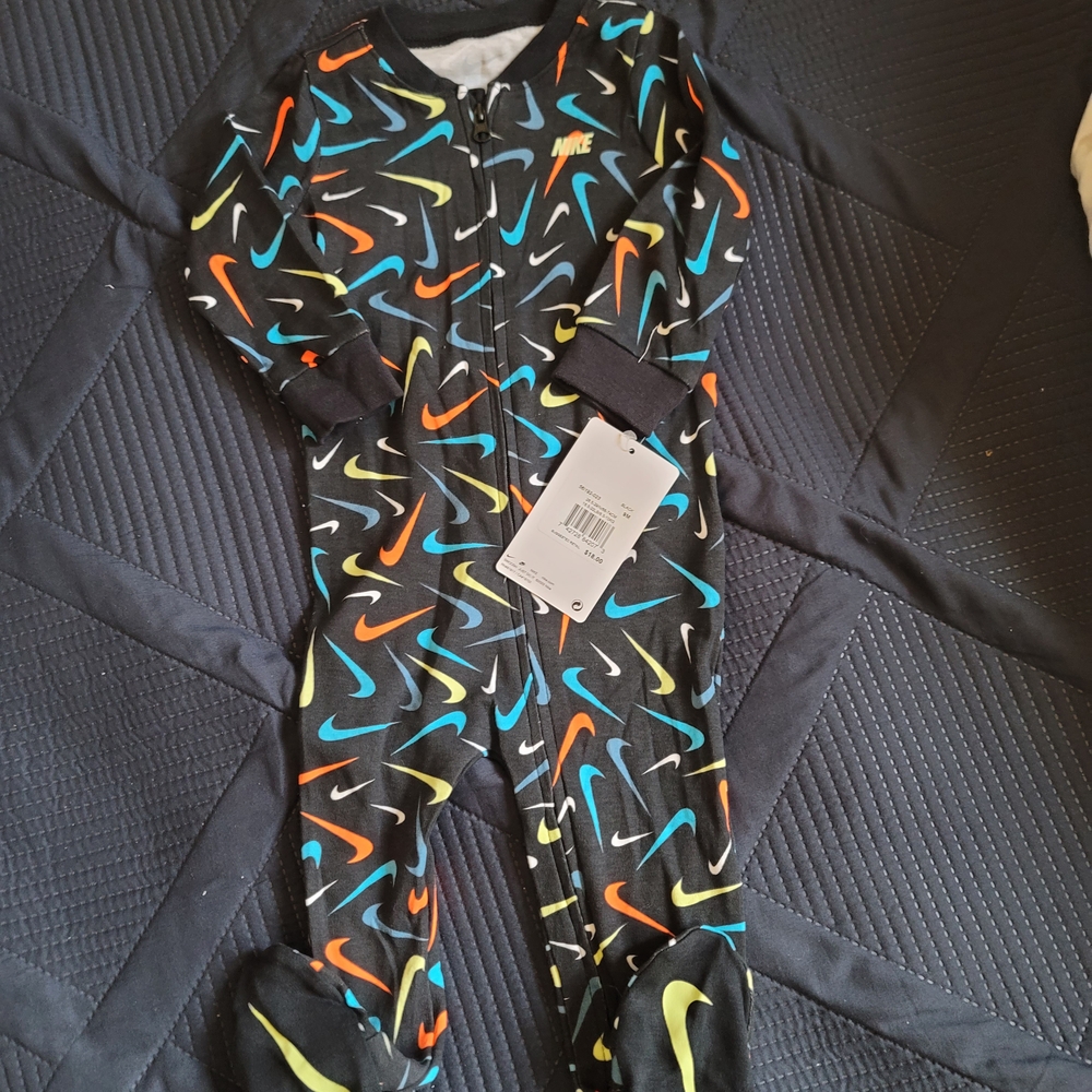 Nike Baby Onesies Set - Black and Gray - Picture 5 of 6